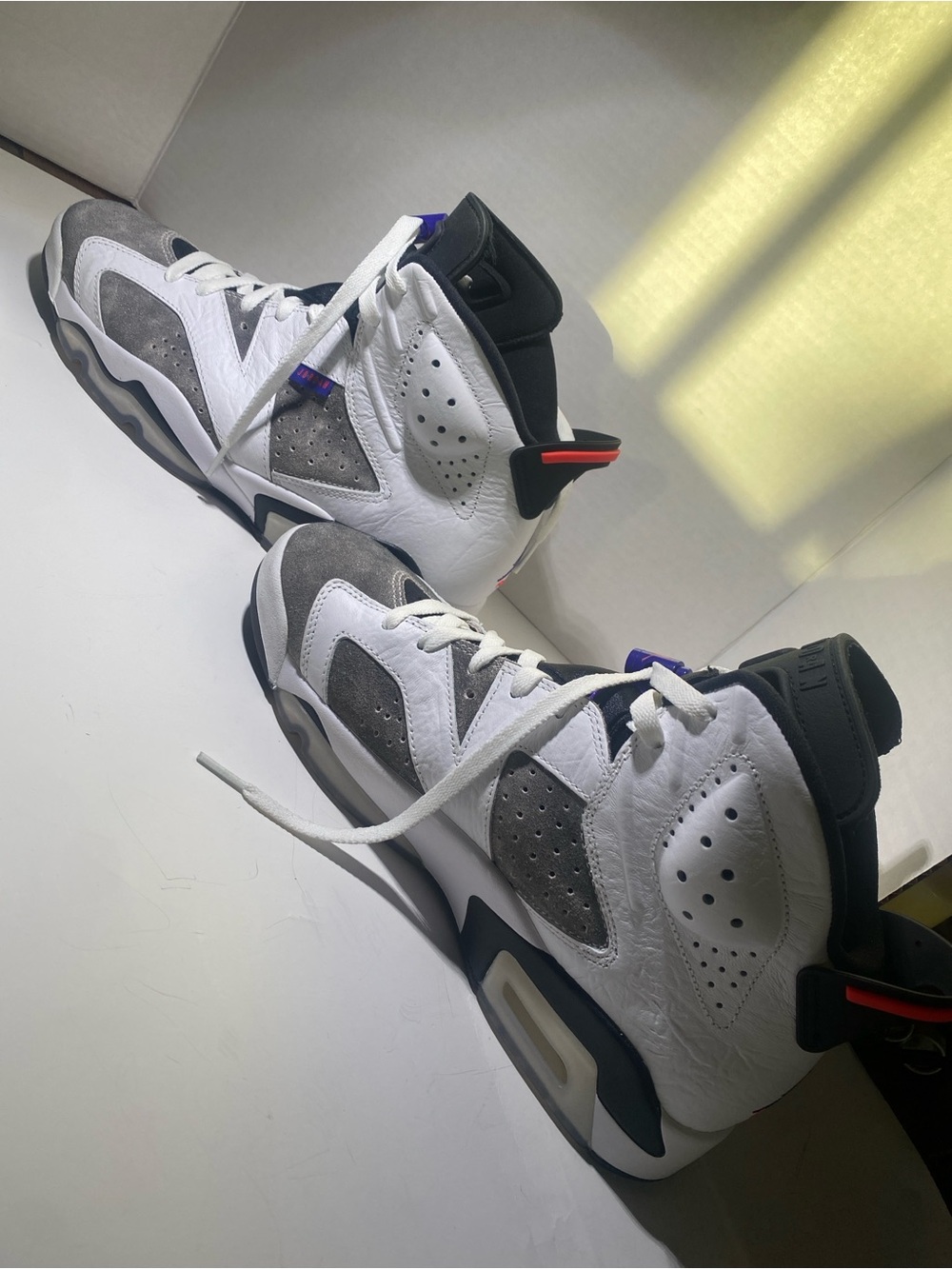 Air Jordan 6 Retro "Reflective" Style Code: CI3125-100, released in 2019) - Picture 6 of 7